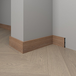 Плинтус DECOR-DIZAYN 708-90SH